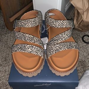 Leapard print sandals